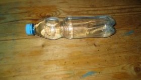 Походная пластиковая бутылка со стаканчиком для питьевой воды
